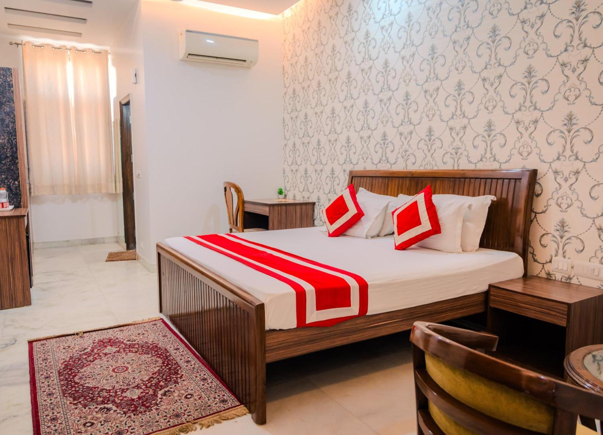 Peepal Tree Residency Near Max Hospital Saket Bed & Breakfast New Delhi